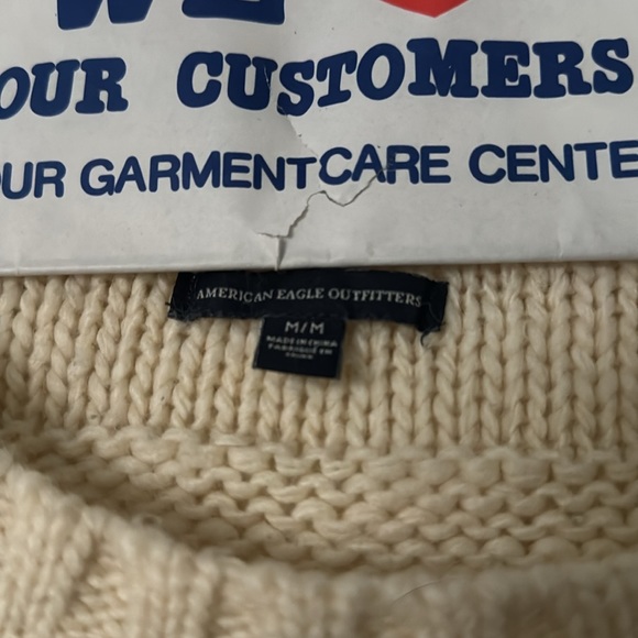 American Eagle Sweater size M - Picture 2 of 4